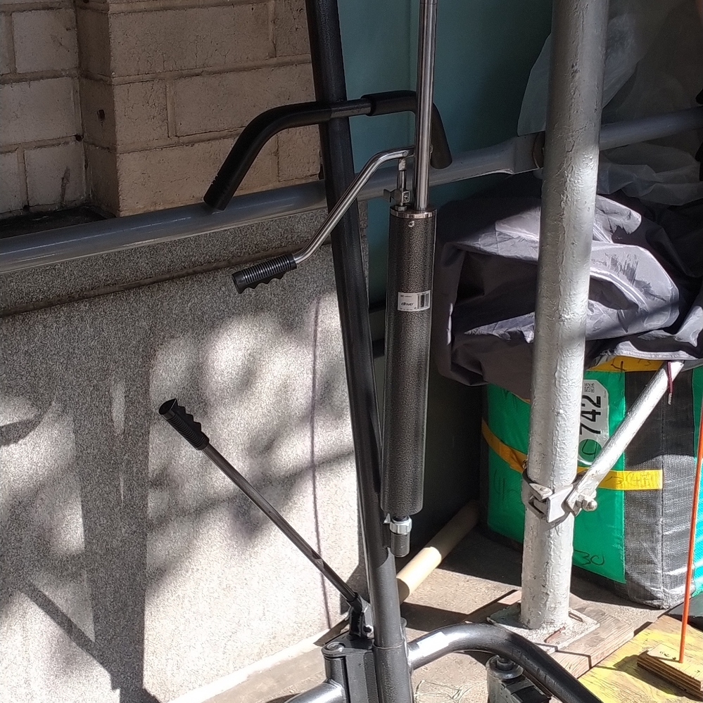 Pull up bar - Picture 2 of 5
